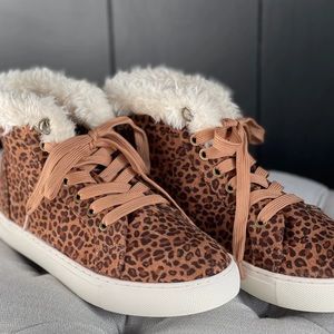 NWT Corkys Leopard Sneaker